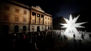Un estel lluminós gegant de 20 puntes substituirà el pessebre de la plaça de Sant Jaume