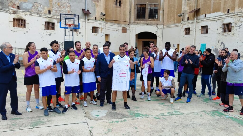 El bàsquet torna a la Model: la importància de l'esport a les presons | la Model, presons, presos