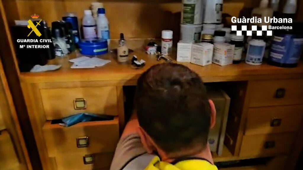 Desarticulat un grup criminal dedicat al tràfic d'éssers humans i explotació sexual | Barcelona, Guàrdia Civil, Guàrdia Urbana