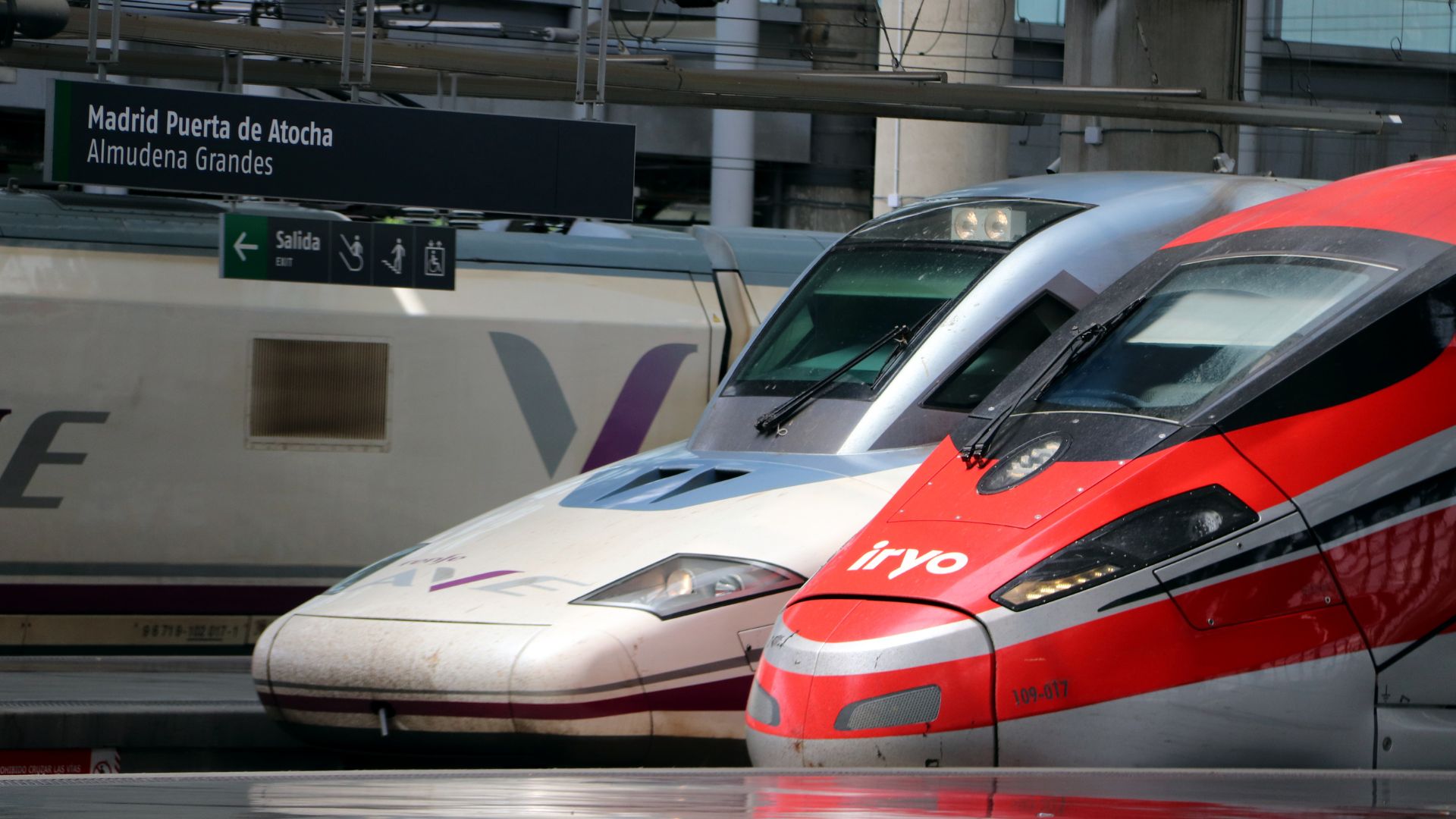 Més de 800 passatgers afectats per retards als trens d'alta velocitat Barcelona-Madrid | AVE, Renfe, tren