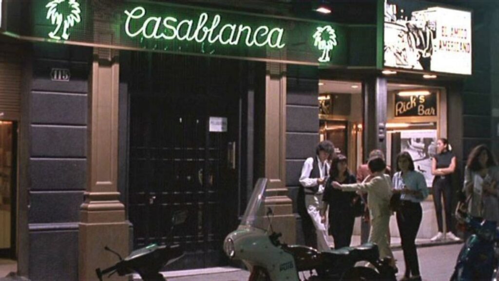 Arxiu Barcelona: Casablanca, Martin's, Espriu i la Casa Fuster, un passeig pels Jardinets de Gràcia | cine, discoteca, escultura, modernisme