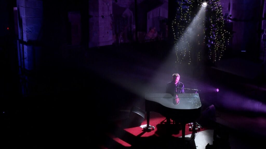 Joan Dausà triomfa en el seu retorn a Santa Maria del Mar pels tradicionals concerts de Nadal | concerts, pop