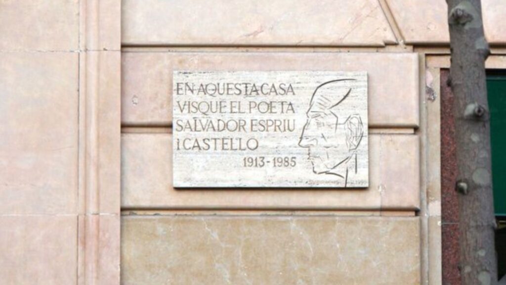 Arxiu Barcelona: Casablanca, Martin's, Espriu i la Casa Fuster, un passeig pels Jardinets de Gràcia | cine, discoteca, escultura, modernisme