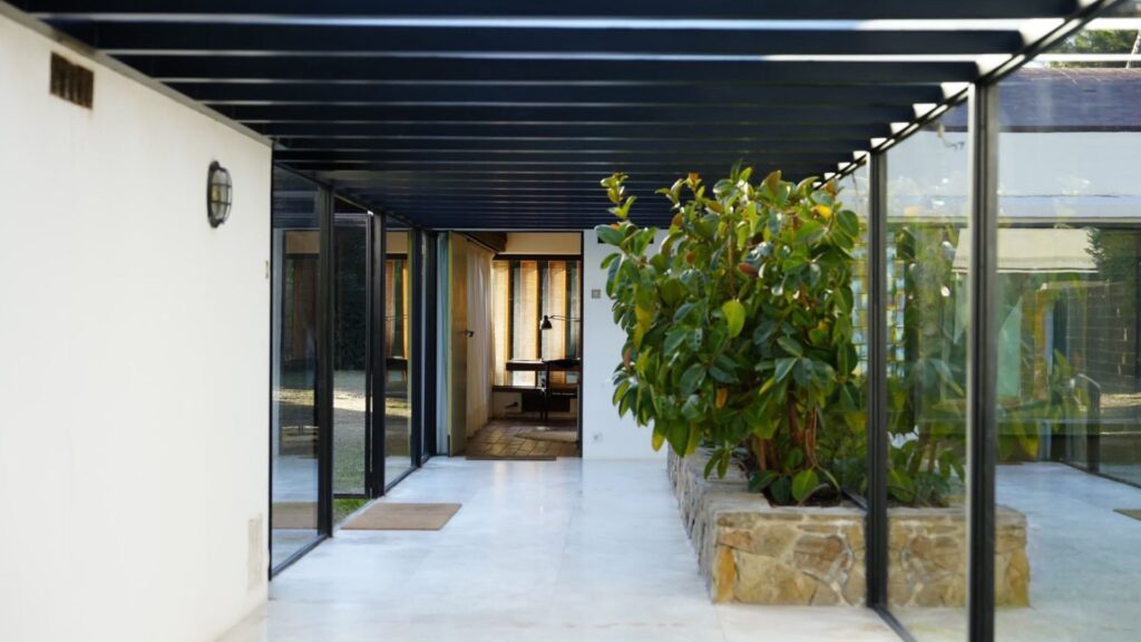 Inés Gomis: "Estem contents perquè obrir la casa és el que sempre s'ha fet a la Casa Gomis" | Aeroport Josep Tarradellas Barcelona-el Prat, equipaments, patrimoni arquitectònic, patrimoni cultural