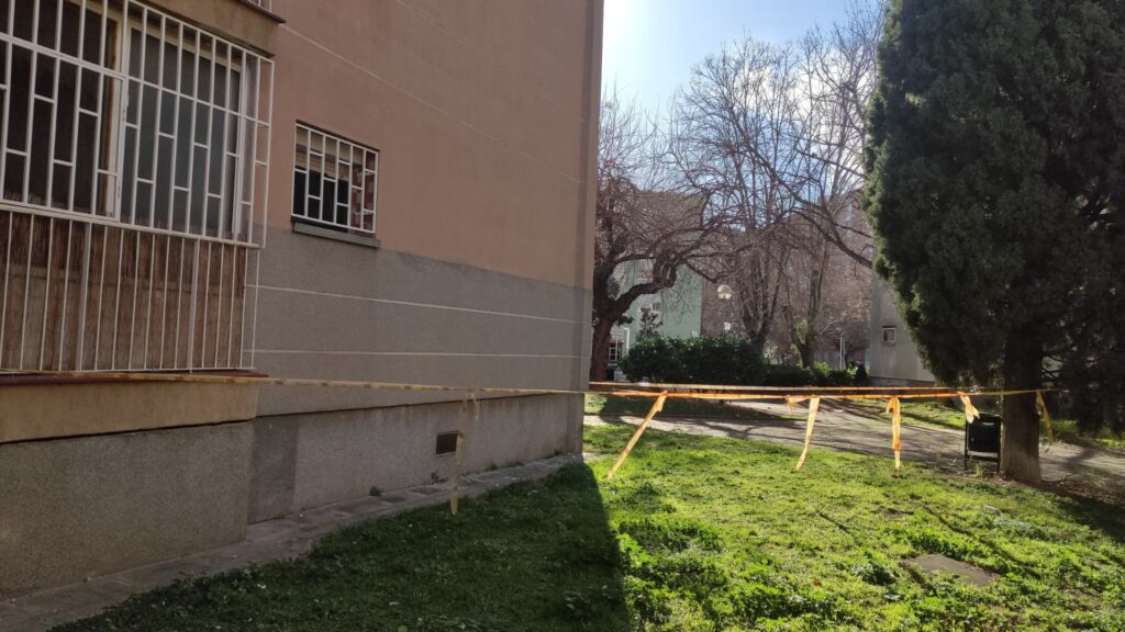 Nou despreniment d'una façana al barri de la Pau per la ventada d'aquest dilluns | habitatge públic, obres, rehabilitació