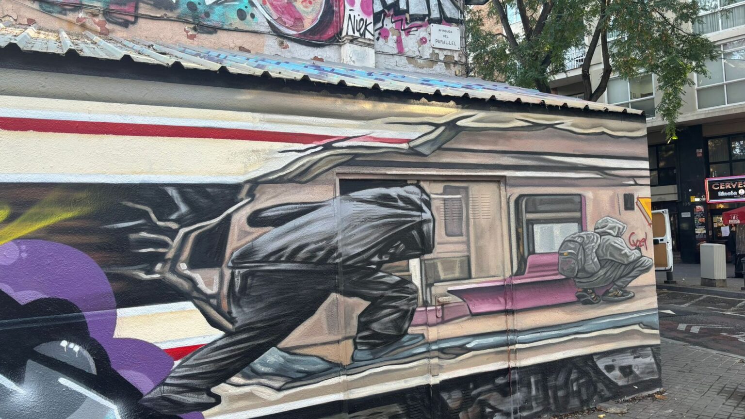 Un tren al Teatre Arnau, el grafit en 3D de Mark Rox | VÍDEO
