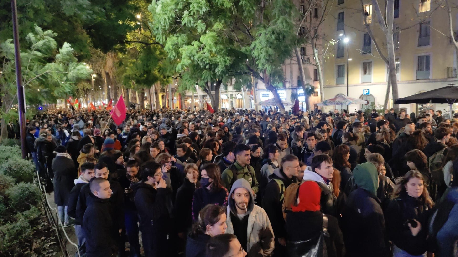Manifestació al Raval contra el desallotjament de l'Antiga Massana