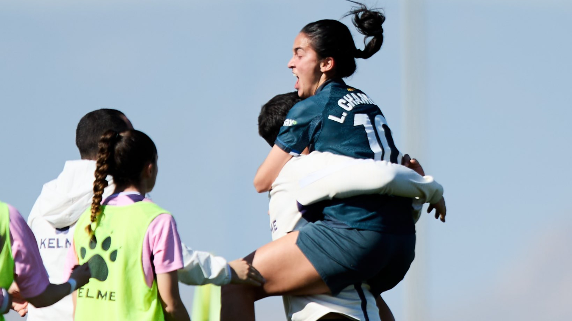 Lice Chamorro celebra gol contra Granada
