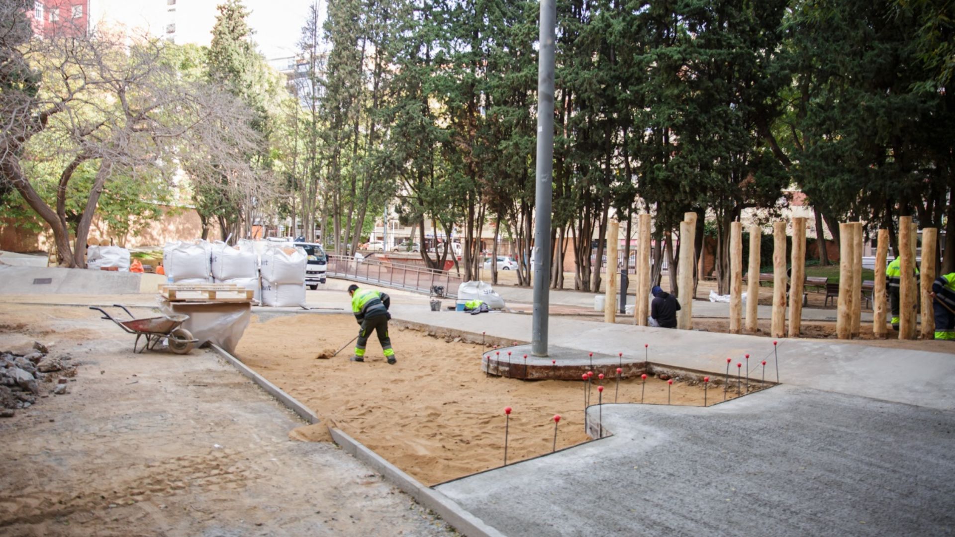obres àrees joc infantil les corts