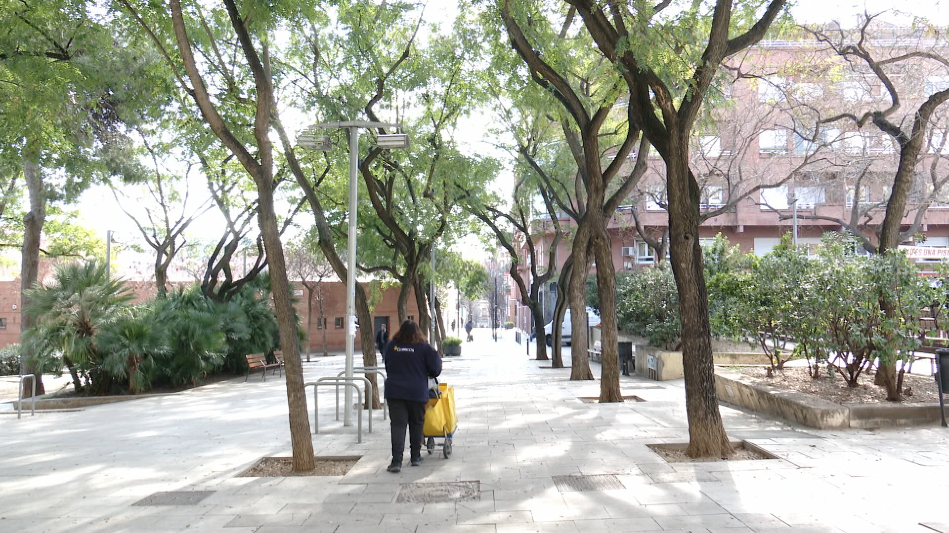 Veïns de la plaça de la Farga denuncien un repunt de furts i estrebades | delictes, robatoris