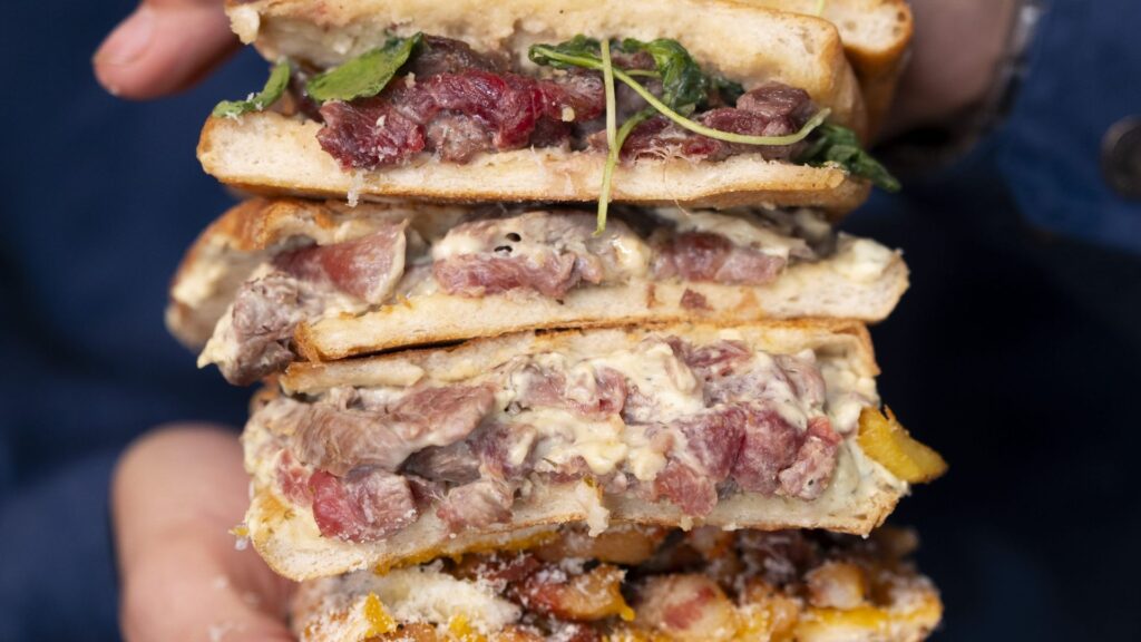 6 llocs on tastar entrepans a Barcelona d'arreu del món com la focaccia, el kebab i el "katsu sando" | bars, betevé directe, cuina, restaurants