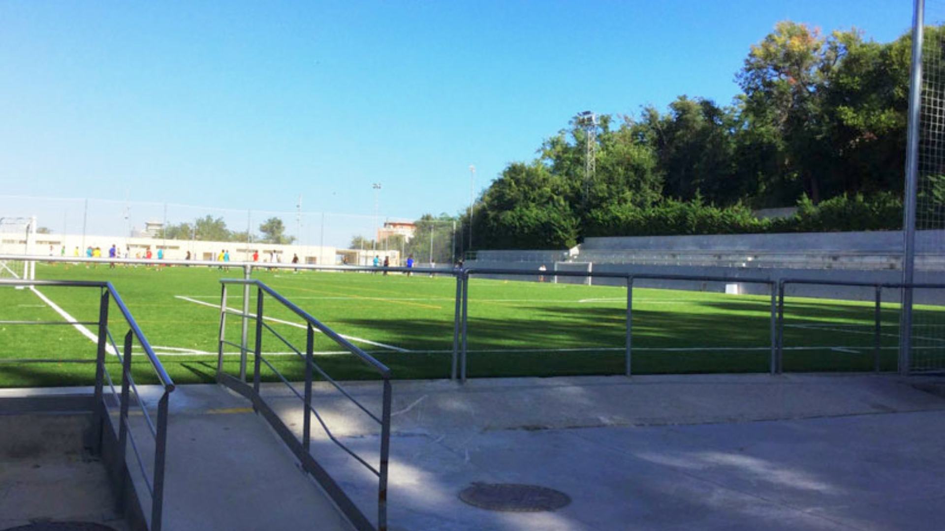 Comencen les obres per renovar amb gespa artificial els camps de la Satalia i el Carmel | Ajuntament de Barcelona, equipaments, futbol base, obres, remodelació