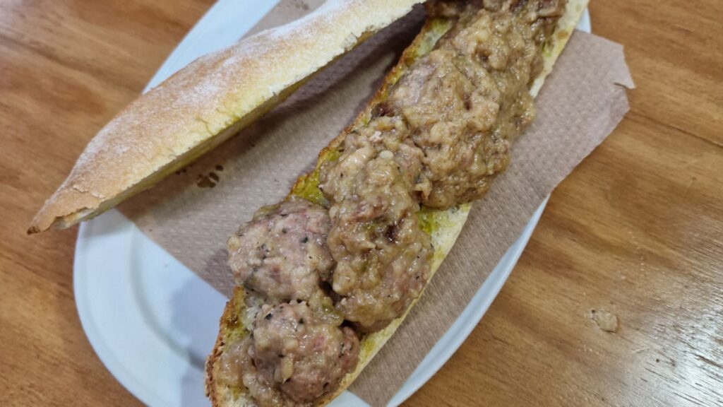 6 llocs on tastar entrepans a Barcelona d'arreu del món com la focaccia, el kebab i el "katsu sando" | bars, betevé directe, cuina, restaurants