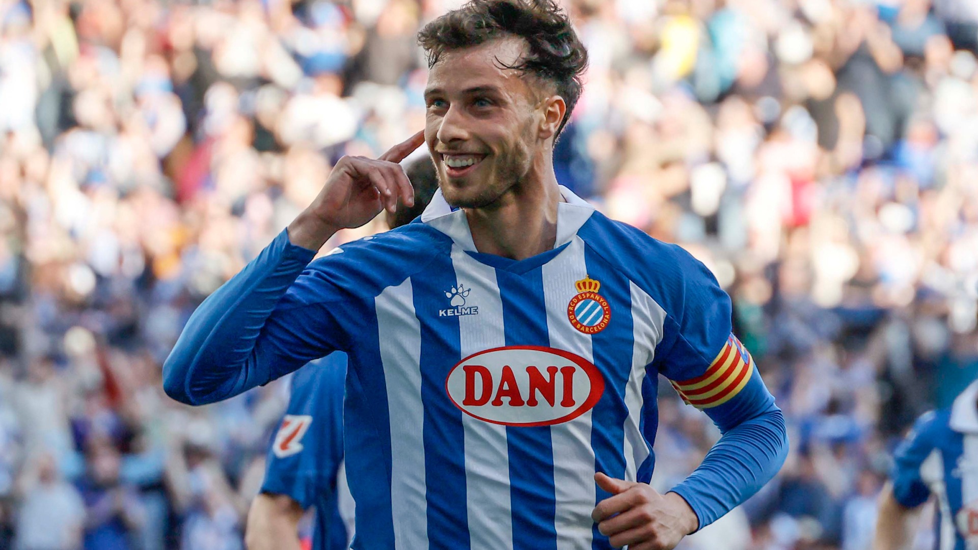 Javi Puado celebra gol empat davant l'Atlètic de Madrid