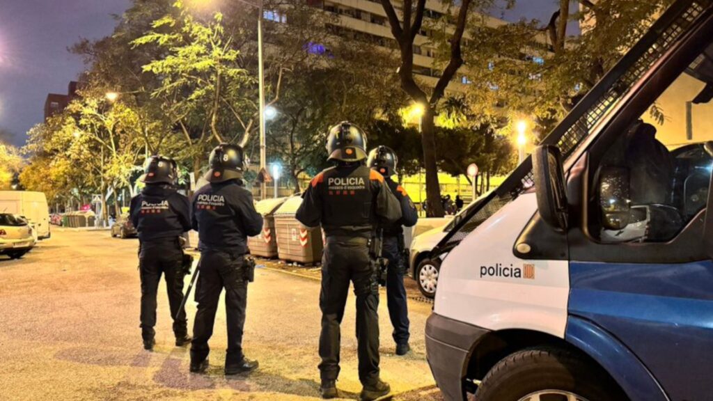 Els Mossos detenen 11 persones a la Mina en un macrodispositiu pel tiroteig del 7 de gener | Mossos d'Esquadra, tiroteig a Barcelona