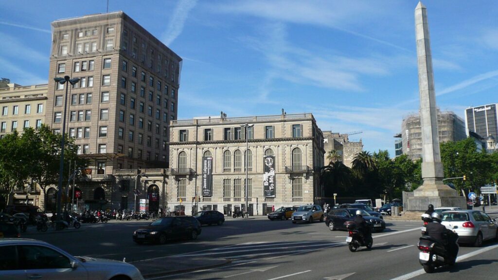 Arxiu Barcelona: el Palau Robert, una "rara avis". D'estil neoclàssic en l'esplendor del modernisme | arquitectura, memòria històrica, Palau Robert, patrimoni arquitectònic