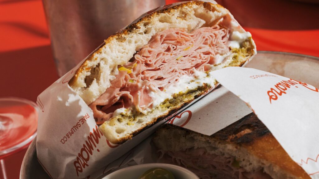 6 llocs on tastar entrepans a Barcelona d'arreu del món com la focaccia, el kebab i el "katsu sando" | bars, betevé directe, cuina, restaurants
