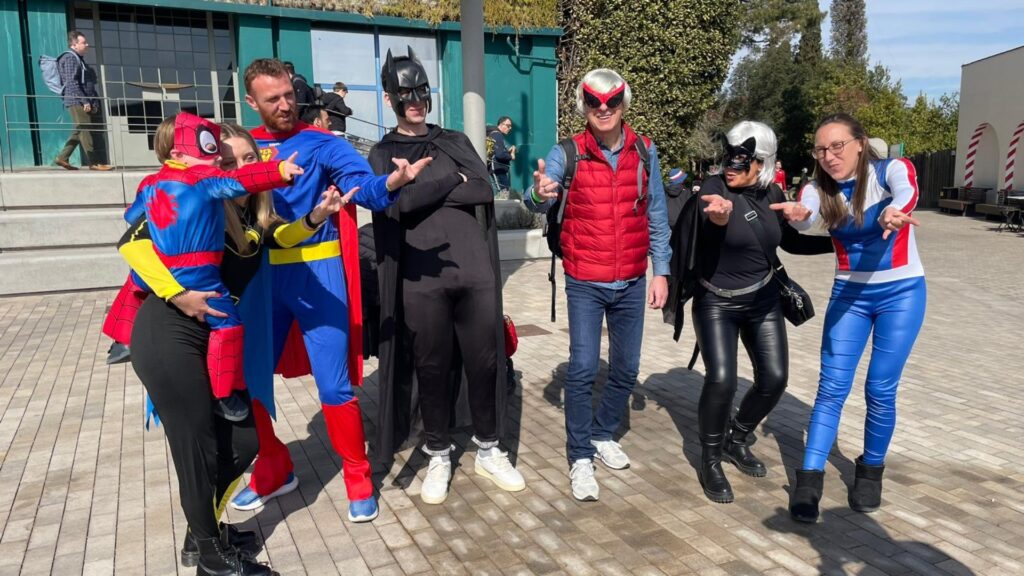 El Tibidabo es disfressa de Carnaval el primer dia de la temporada i estrena un espai per a infants | infants, oci, Parc d'Atraccions del Tibidabo