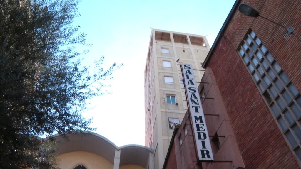Les parròquies de Sants-Montjuïc comparteixen energia solar i estalviaran 9.500 € a l'any en llum | Arquebisbat de Barcelona, energies renovables, estalvi energètic
