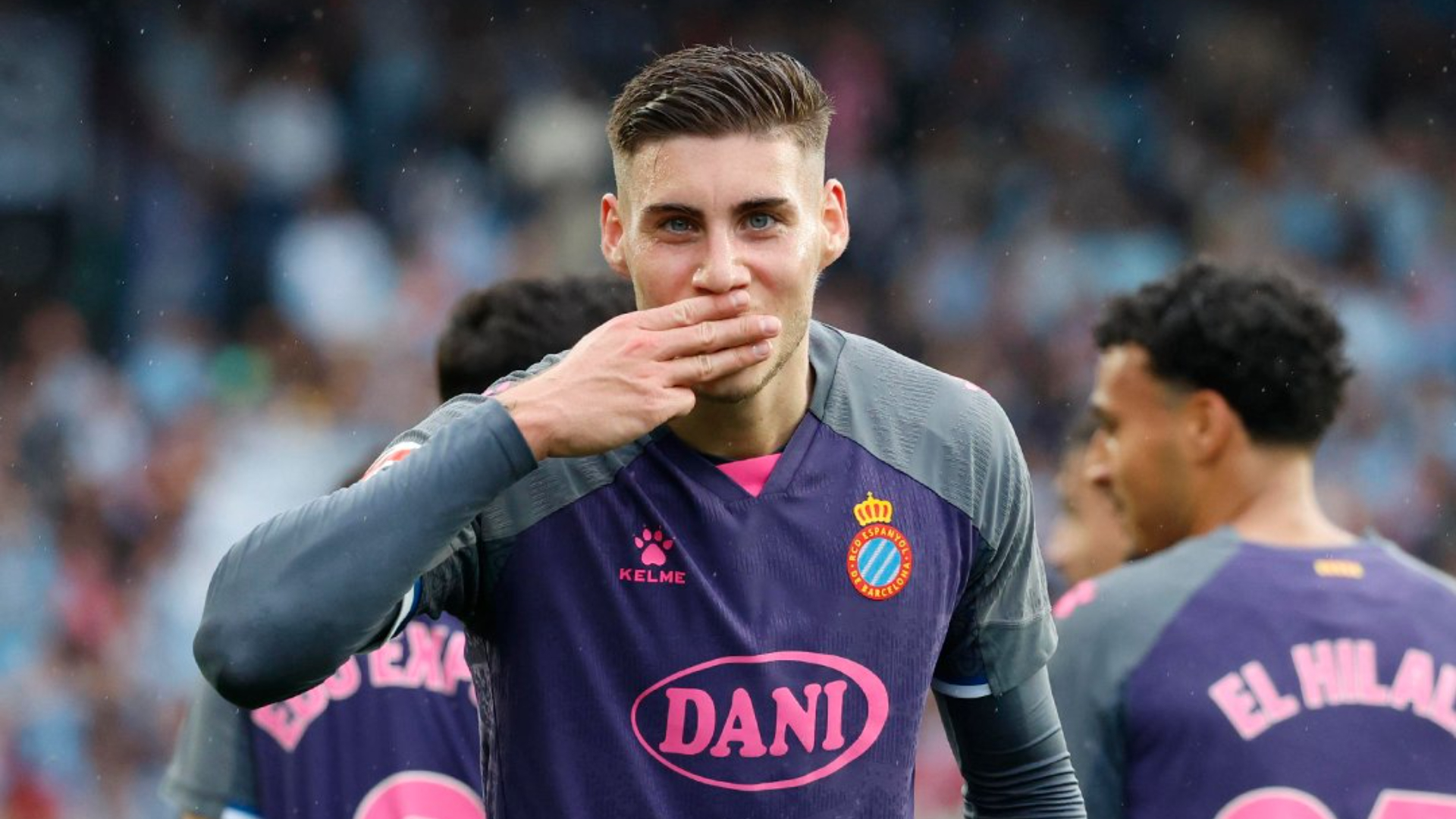 Roberto celebra el gol de l'Espanyol al camp del Celta de Vigo
