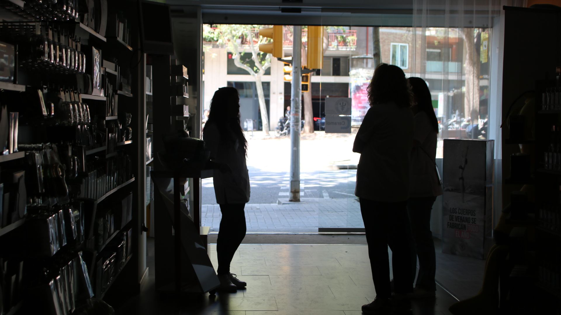 apagada botiga sense llum