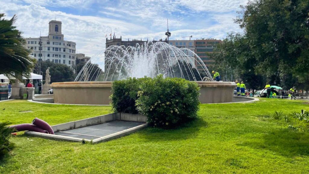 font Catalunya amb aigua