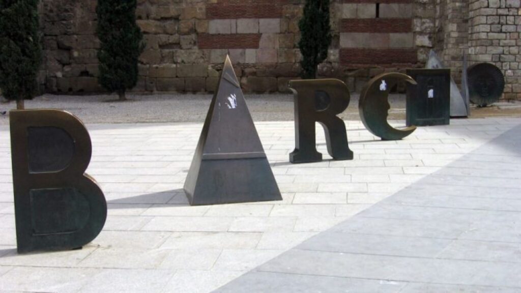 Arxiu Barcelona: la ciutat de Joan Brossa que va esquitxar de poemes visuals | Art, art urbà, artista, poesia
