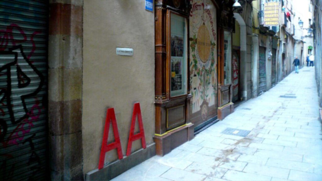 Arxiu Barcelona: la ciutat de Joan Brossa que va esquitxar de poemes visuals | Art, art urbà, artista, poesia