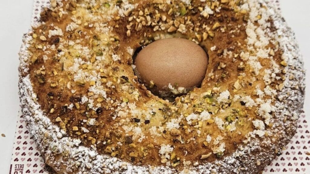 Les 9 mones de Pasqua 2025 més originals per sorprendre el teu fillol aquesta Setmana Santa | Pasqua, pastisseries, Setmana Santa