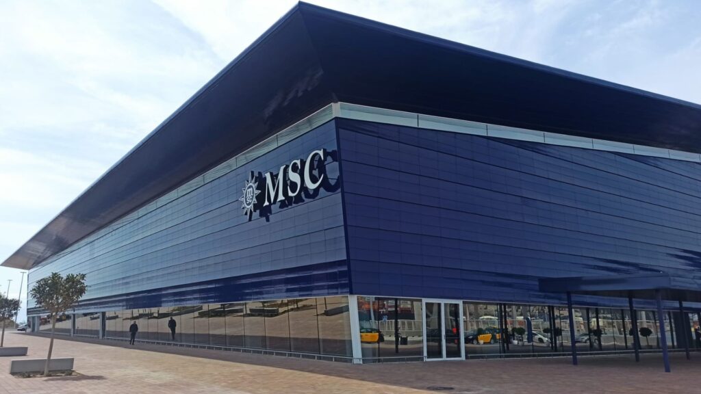 Barris pel Decreixement Turístic lamenta la nova terminal de creuers d'MSC: "És una mala notícia" | creuers, port de Barcelona