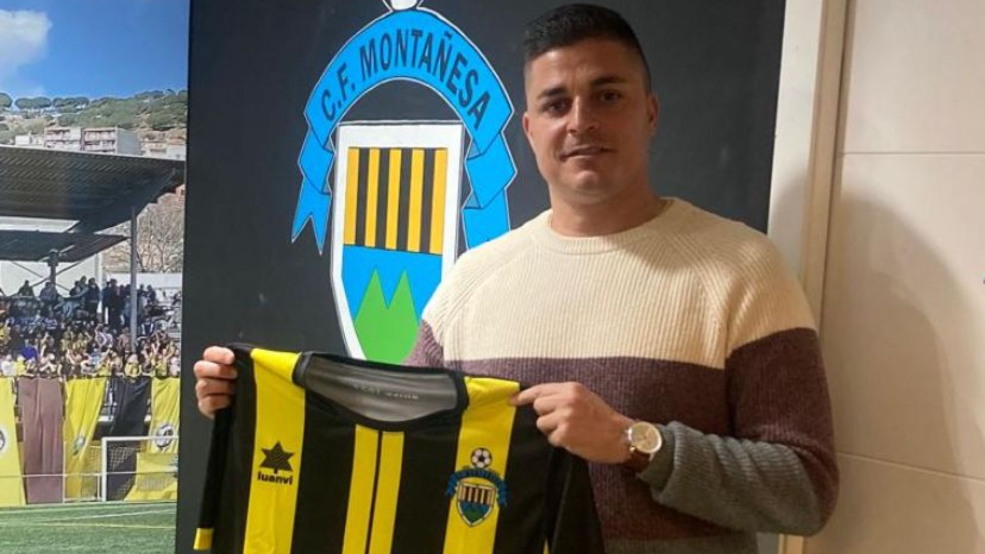 Axel Vizuete renova amb el CF Muntanyesa
