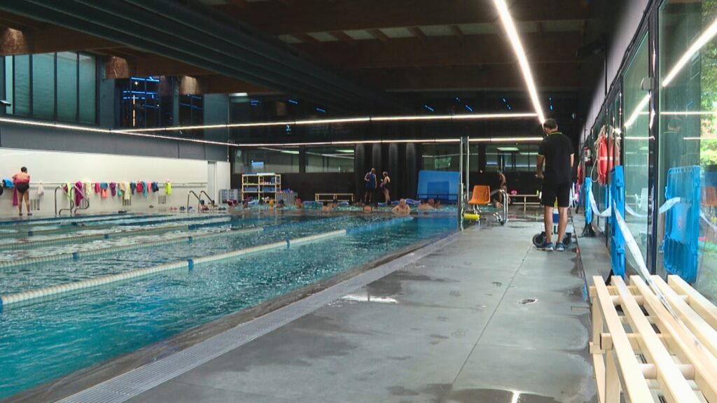 Usuaris del CEM Bac de Roda demanen piscines més accessibles