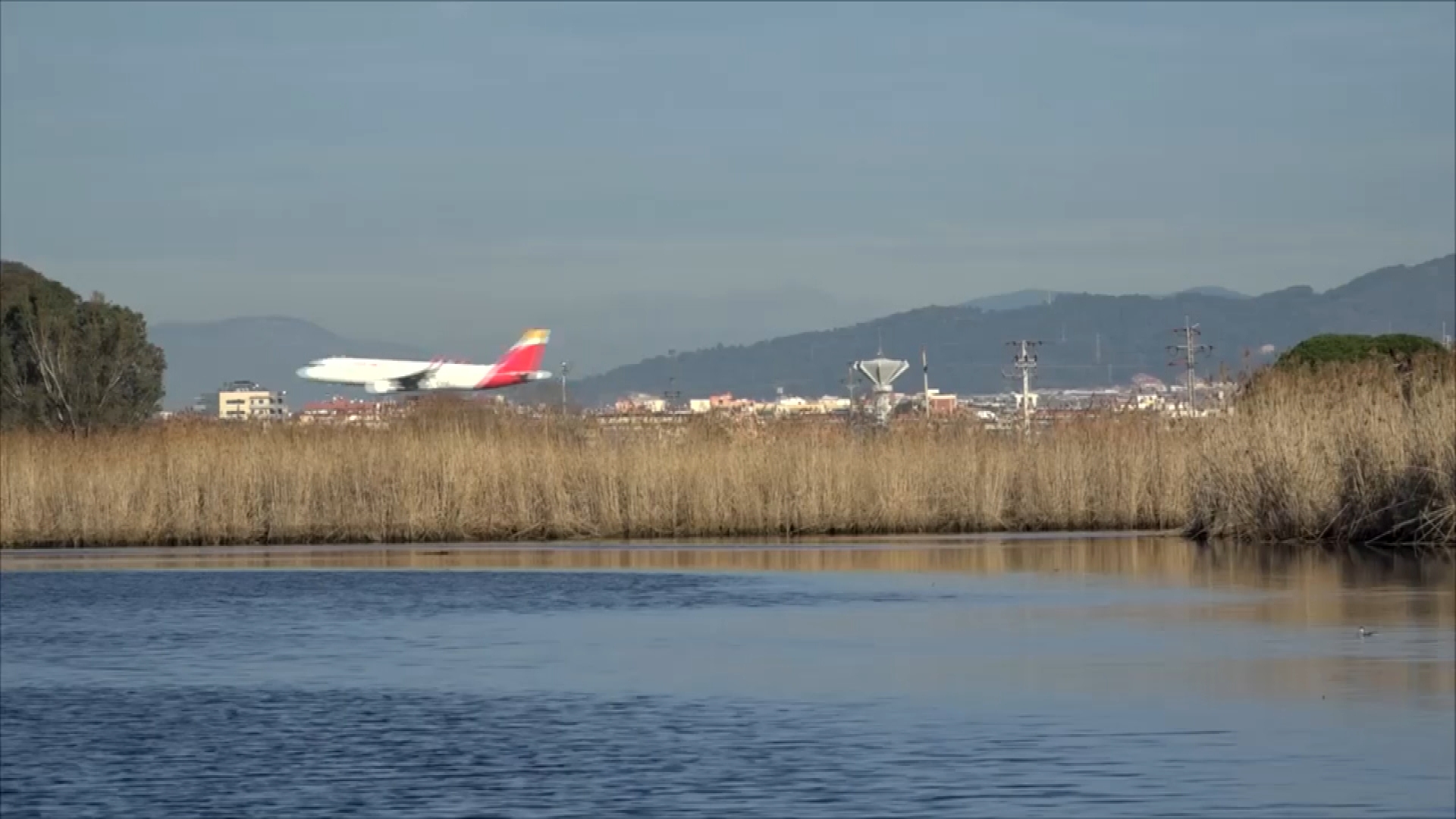 El Govern espanyol promet fer només actuacions ambientals per a l'ampliació del Prat fins al 2031 | Aeroport Josep Tarradellas Barcelona-el Prat, Govern d'Espanya, infraestructures