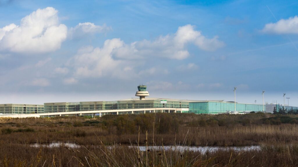 El Govern espanyol promet fer només actuacions ambientals per a l'ampliació del Prat fins al 2031 | Aeroport Josep Tarradellas Barcelona-el Prat, Govern d'Espanya, infraestructures