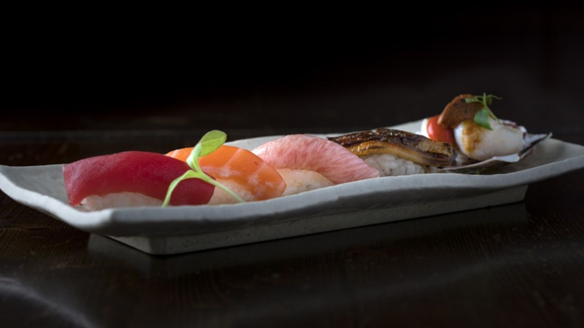 Fotografia d'un plat de sushi del restaurant Fukamura
