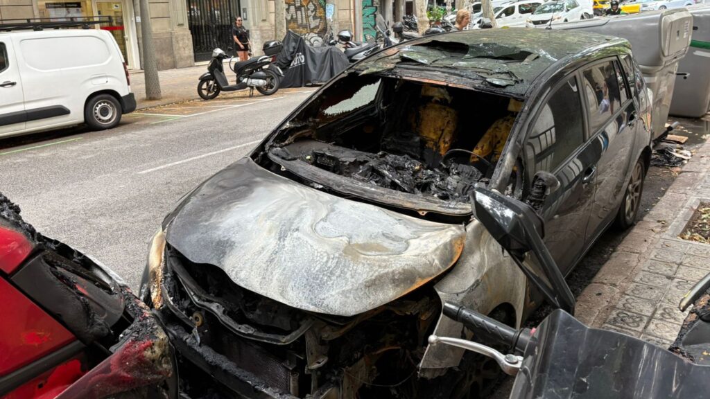 incendi cotxe Fort Pienc