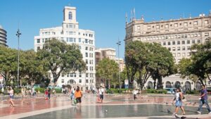 Experts, sobre la reforma de la plaça de Catalunya: “Cal enfonsar-ne el centre i generar-hi nivells”