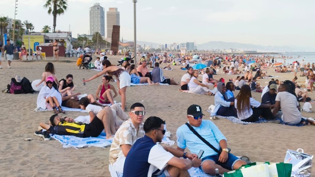 Les platges de Barcelona, a punt per a la revetlla de Sant Joan 2025 | festes, Guàrdia Urbana, neteja, revetlla, Sant Joan