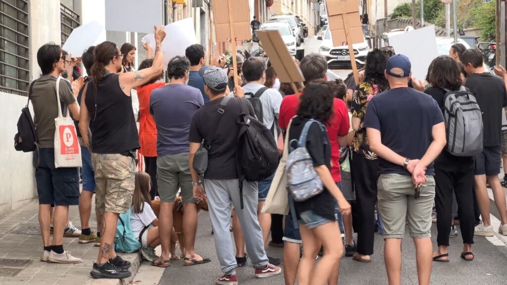 protesta desnonaments escoles Vallcarca