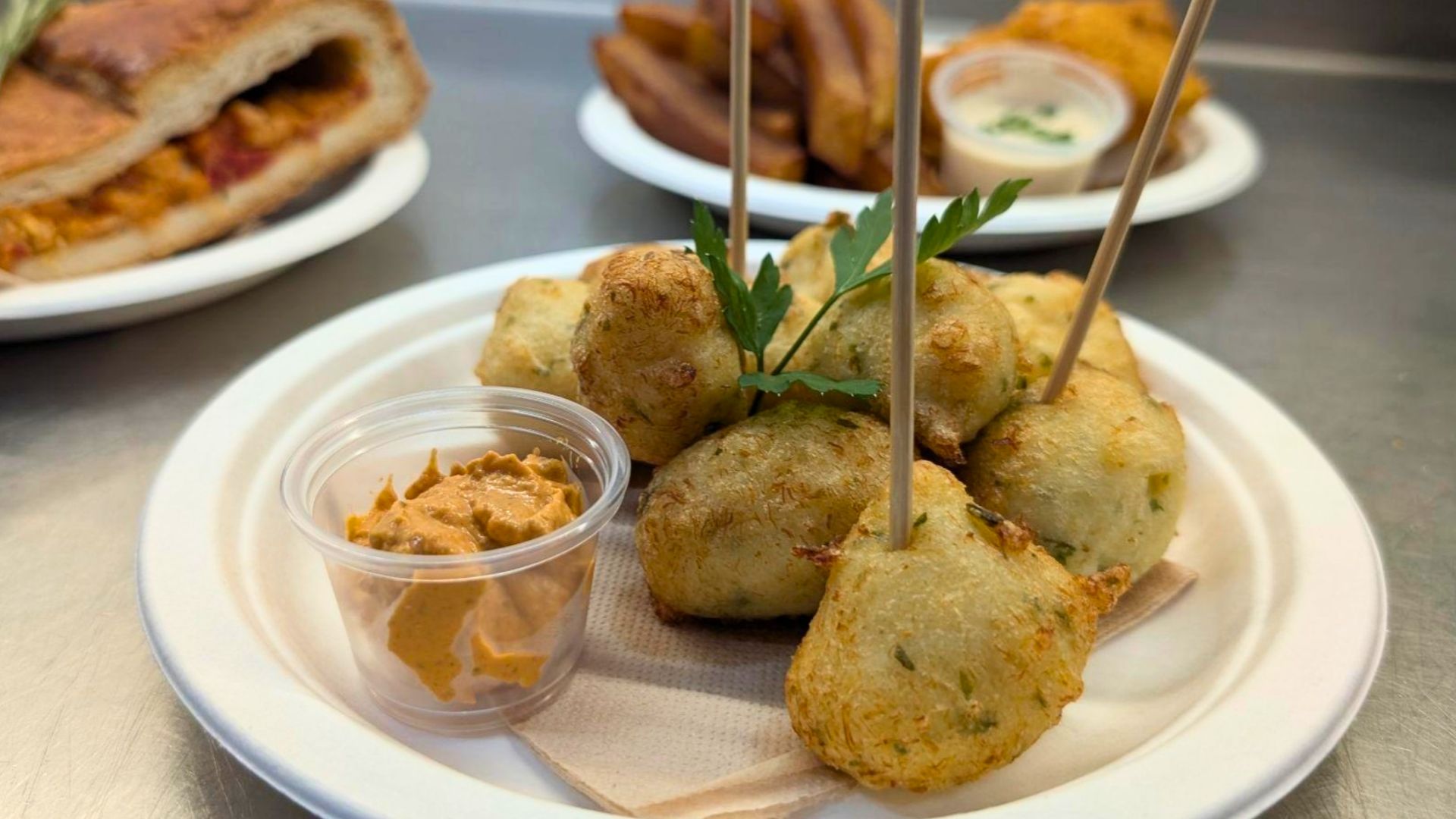 El bacallà es cola als festivals de música: el Cruïlla tindrà sandvitxos i tapes de peix blanc | festival Cruïlla, pesca, restauració