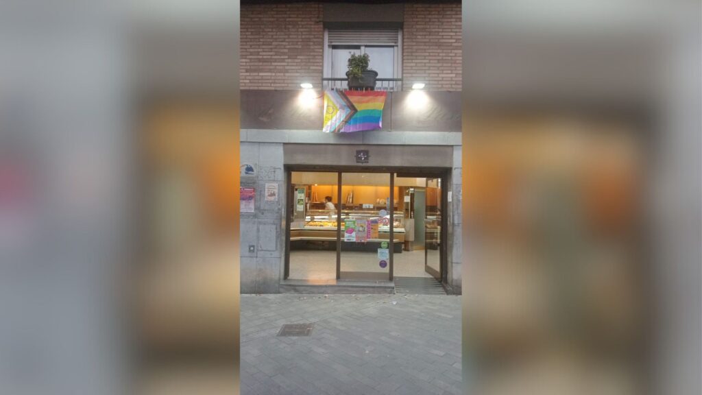 bandera LGTBI Trinitat Vella