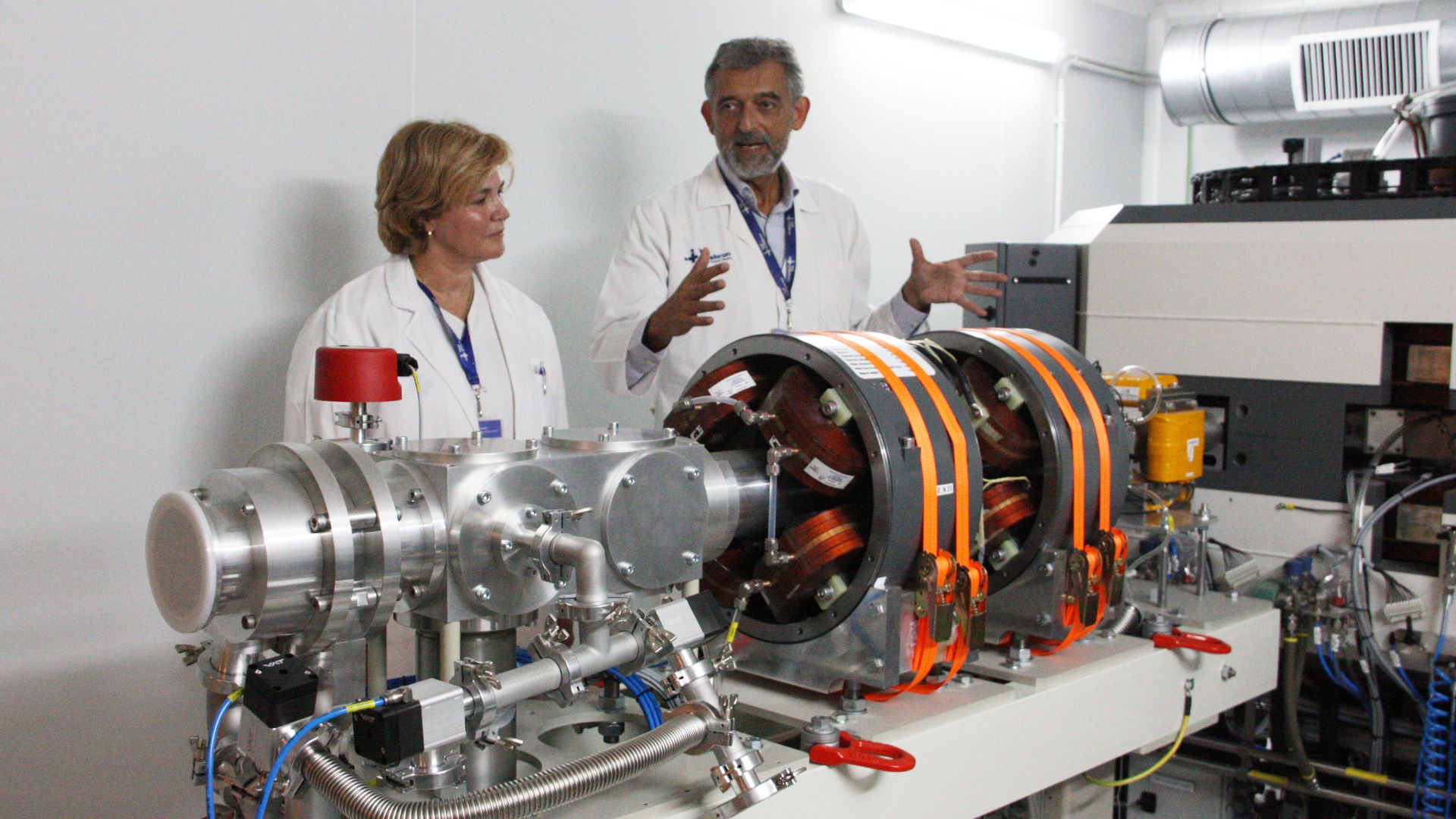 Instal·lat al Vall d'Hebron el primer ciclotró públic per tractar malalties com el càncer | Alzheimer, càncer, Hospital Vall d'Hebron, medicina, tecnologia