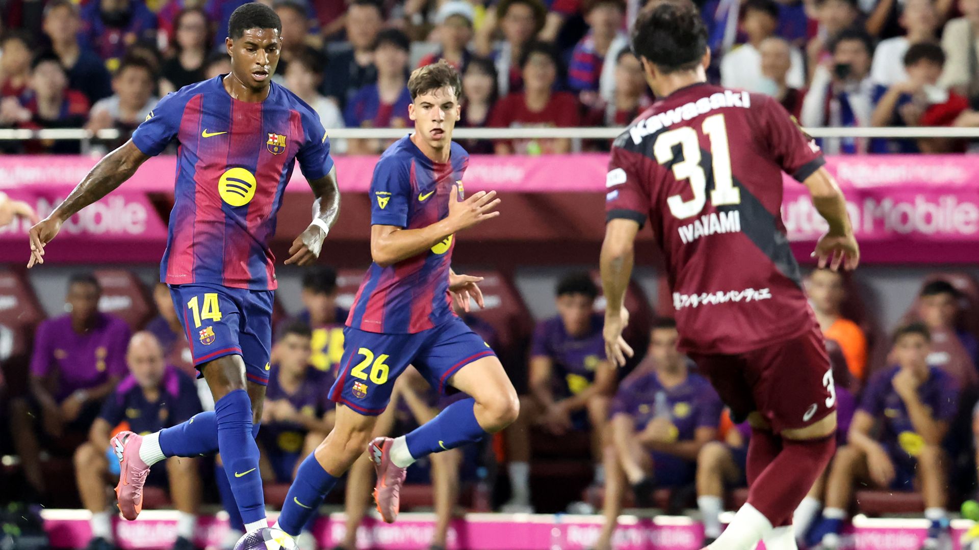 Imatges del partit entre el Visel Kobe i el Barça