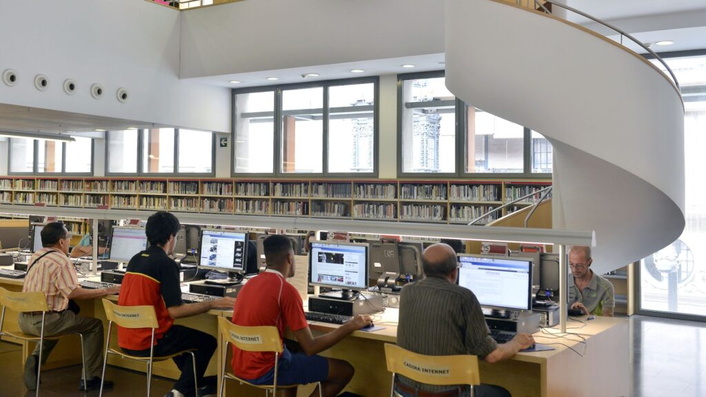 interior biblioteca Jaume Fuster