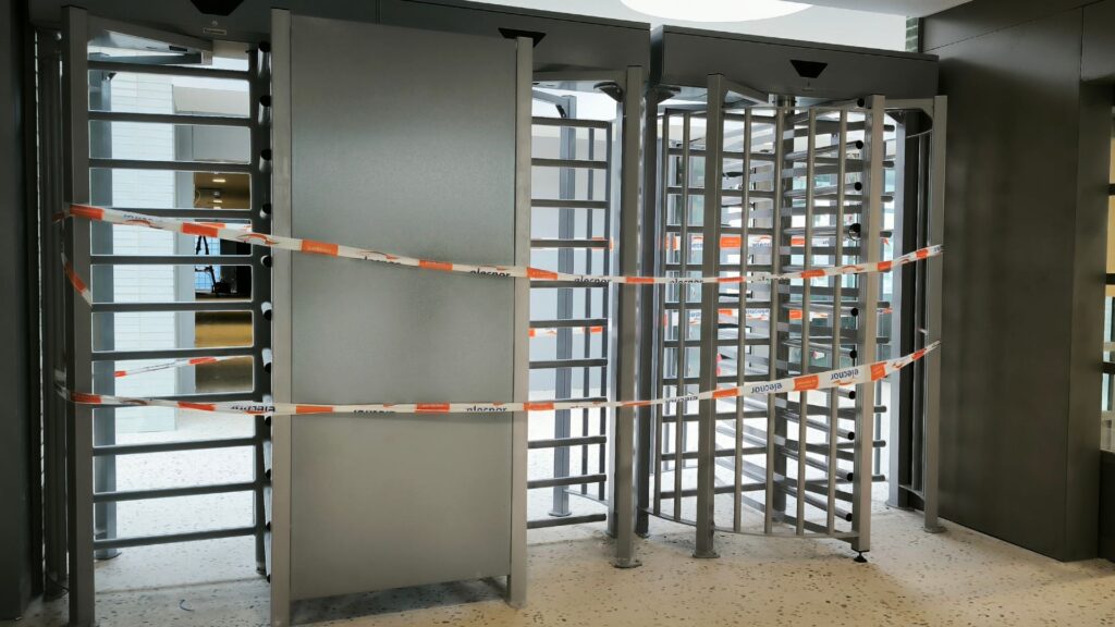 Sense murs ni reixes: la nova presó de la Zona Franca encara la recta final | infraestructures, presons