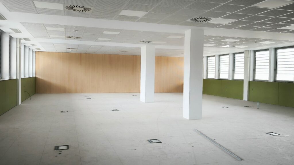 Sense murs ni reixes: la nova presó de la Zona Franca encara la recta final | infraestructures, presons