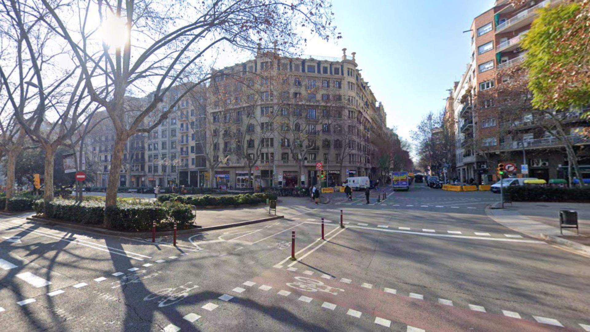 Afectacions al trànsit al passeig de Sant Joan per les obres del metro de Verdaguer | accessibilitat, metro, TMB, trànsit