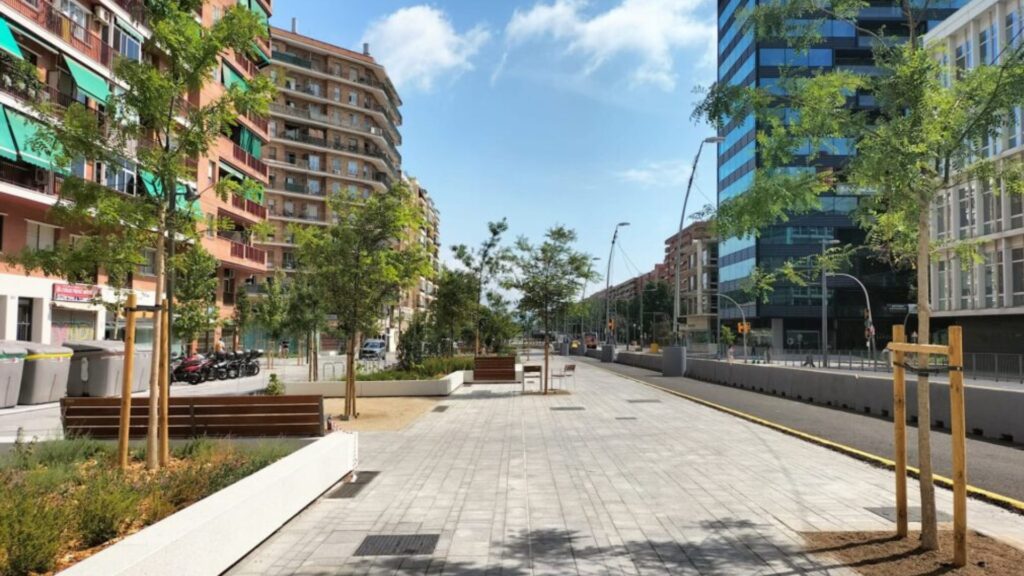 La primera fase de la nova Gran Via, a Glòries, a punt per estrenar-se | Gran Via de les Corts Catalanes, obres, plaça de les Glòries Catalanes