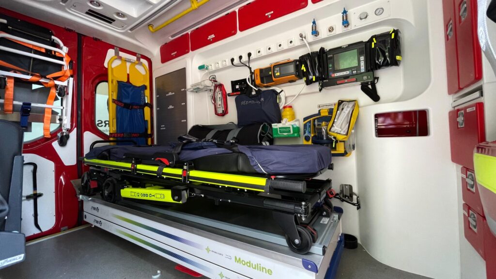 interior ambulancia 4x4 bombers