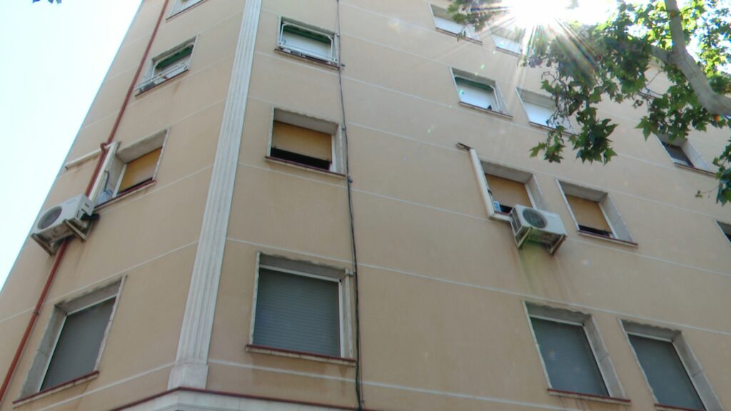 Edificis antics i calor, una combinació infernal cada cop més repetida a Barcelona